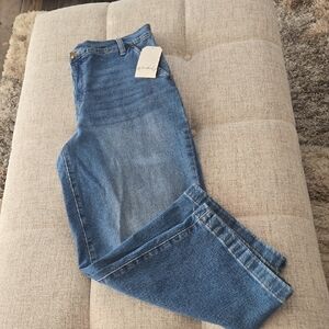 NWT Wonderly Cropped Wide Leg Jeans